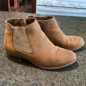 Girls brown boots size 2